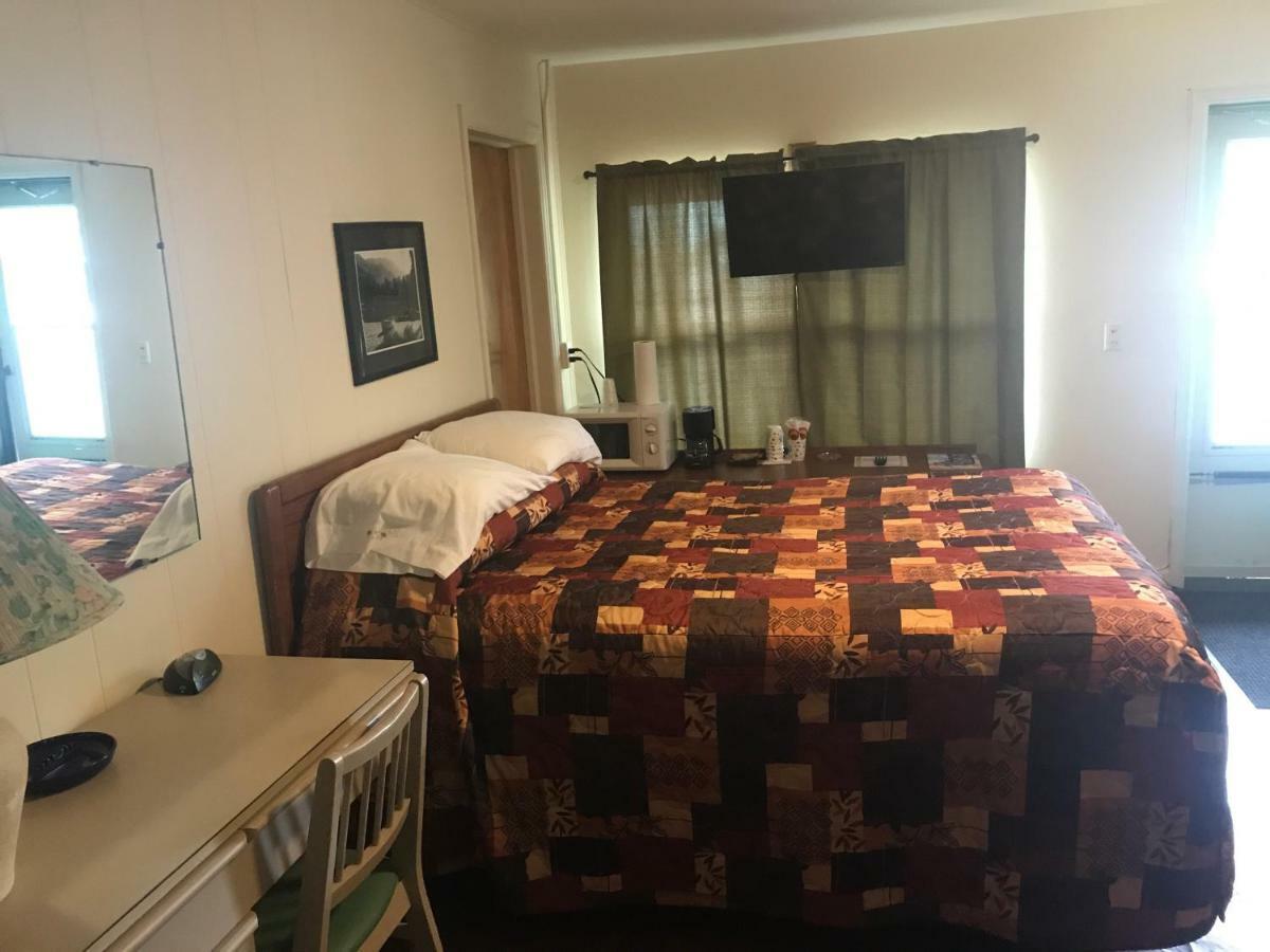Evergreen Hotel